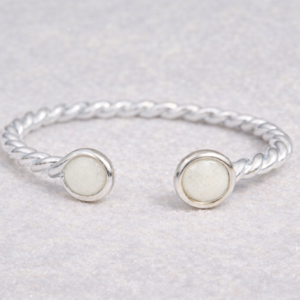 anillo abierto de plata con dos círculos de leche materna artesanal