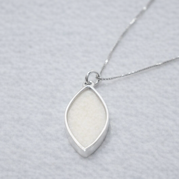 colgante marquise leche materna de plata personalizado